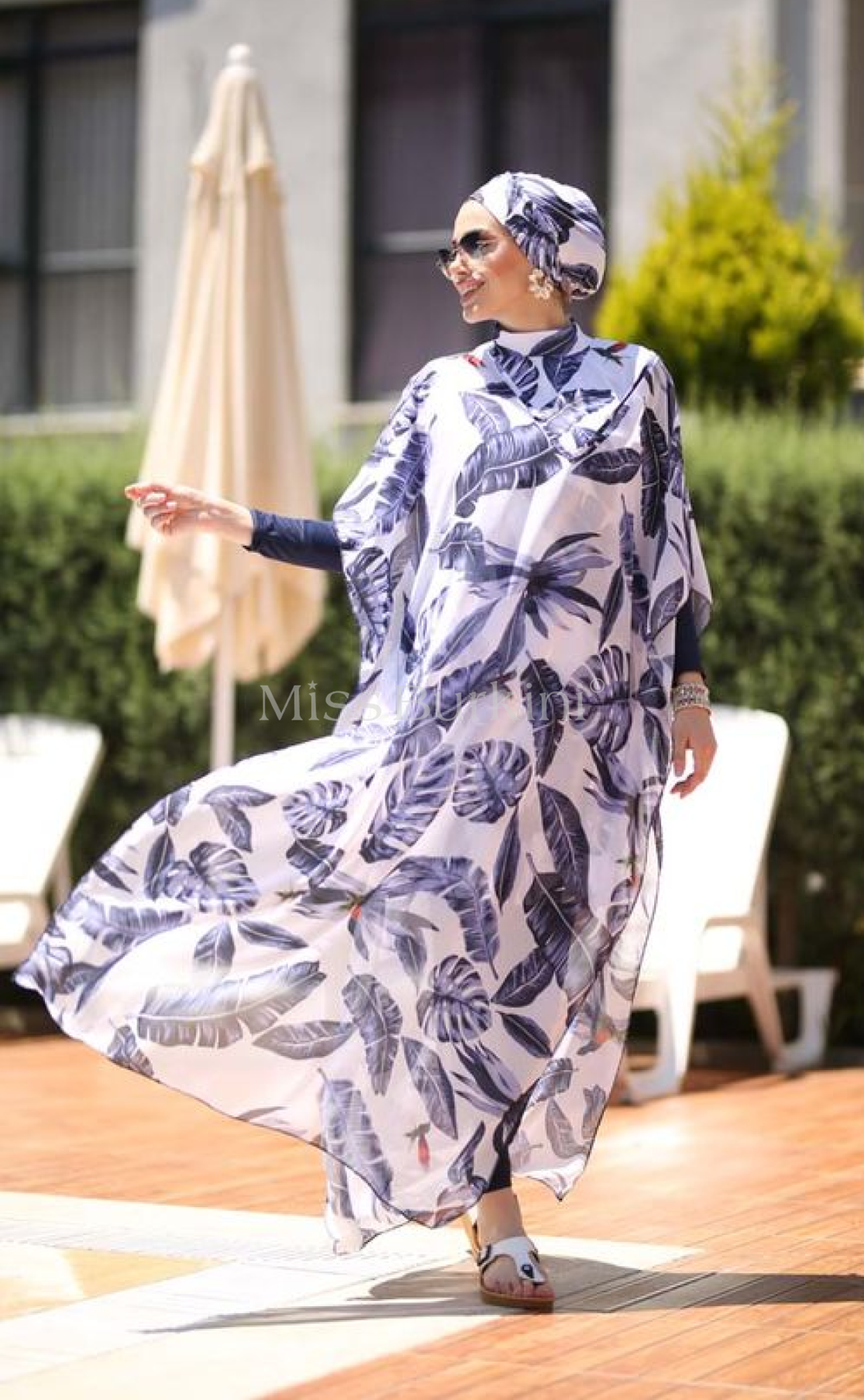 image_produit_vue_plain_pied_maillot_de_bain_couvant_tropica_return_miss_burkini